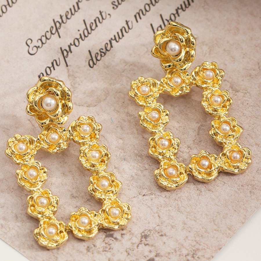 

Lovely Casual Pearl Decoration Gold Earring