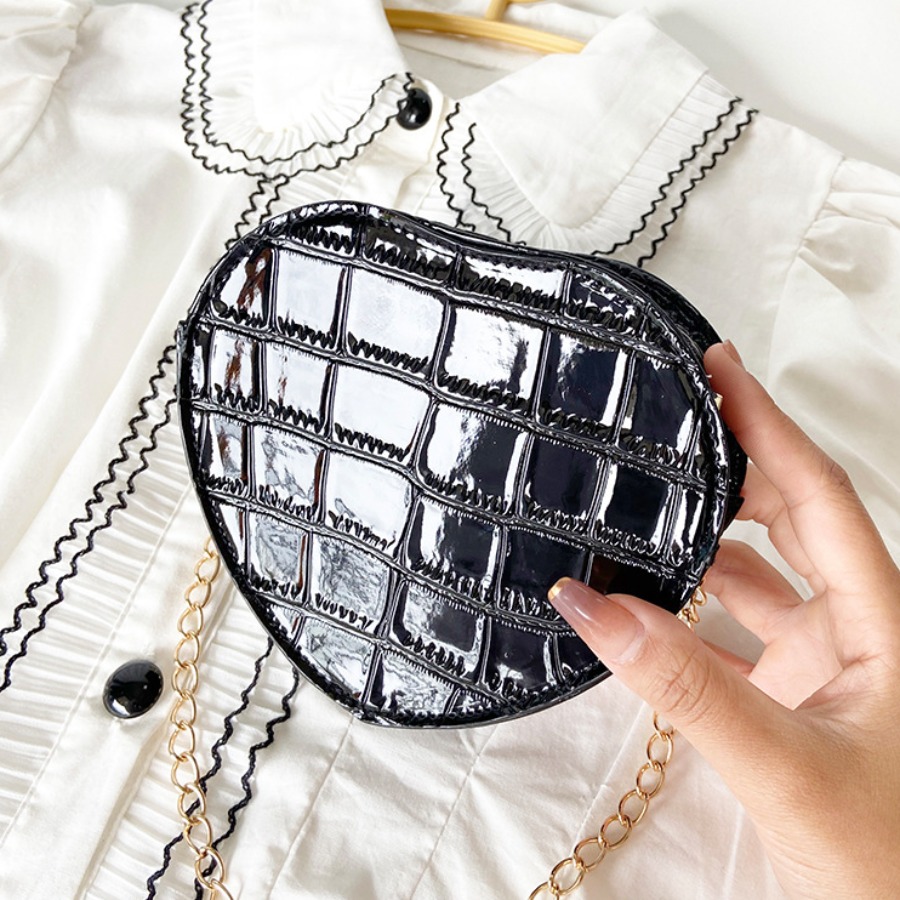 

Lovely Street Heart-shaped Chain Strap Black Crossbody Bag