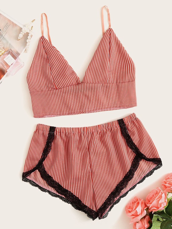 

Lovely Casual Lace Patchwork Red Sleepwear