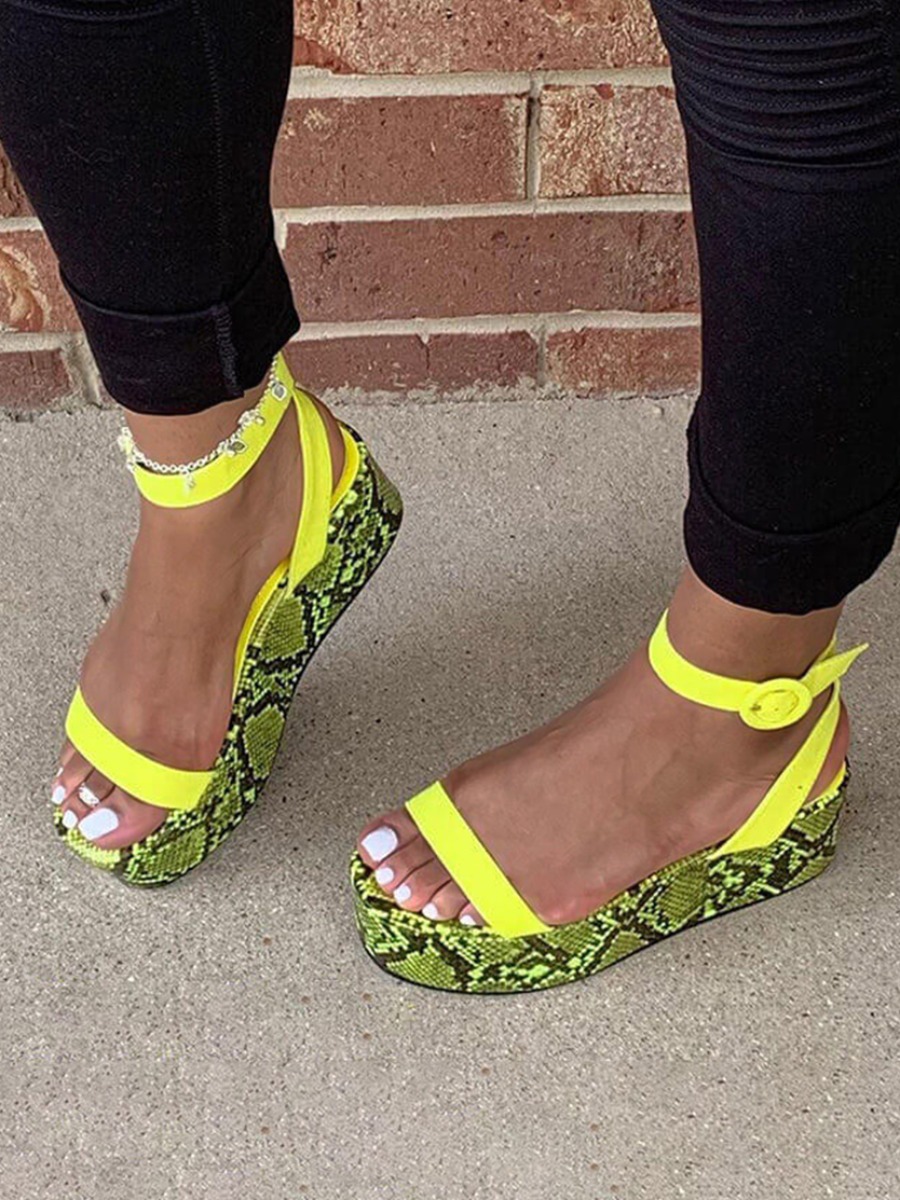 

Lovely Casual Cobra Print Yellow Platform Shoes