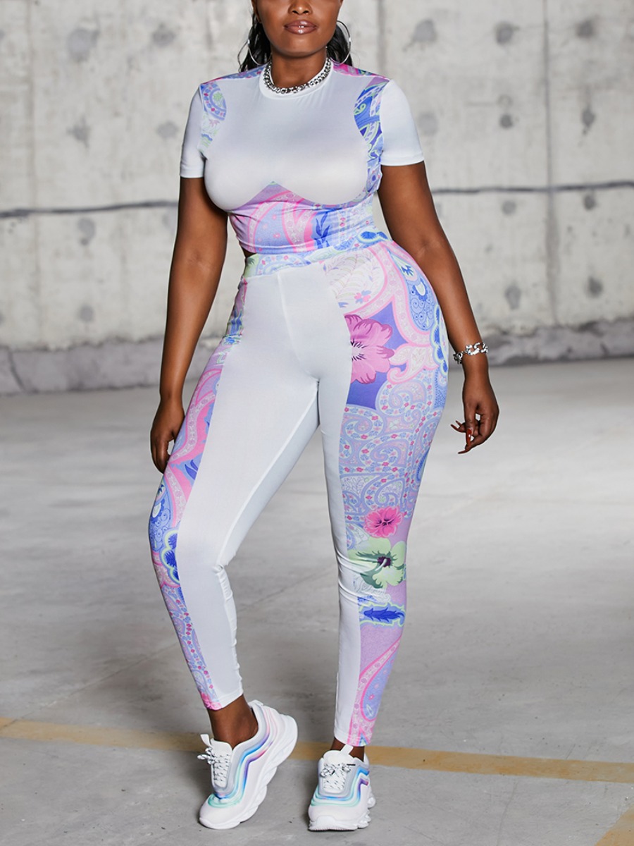 

LW Street Half A Turtleneck Cashew Print White Two Piece Pants Set