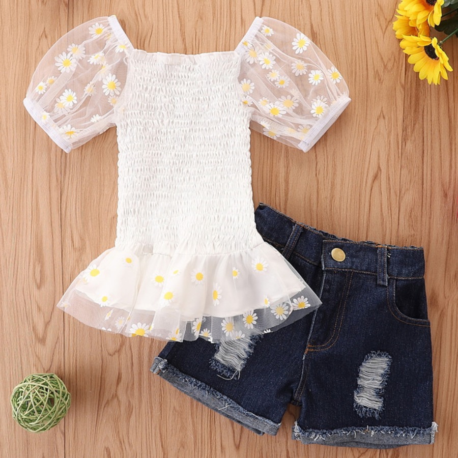 

Lovely Girl Sweet Floral Print Mesh Flounce Design White Two Piece Shorts Set