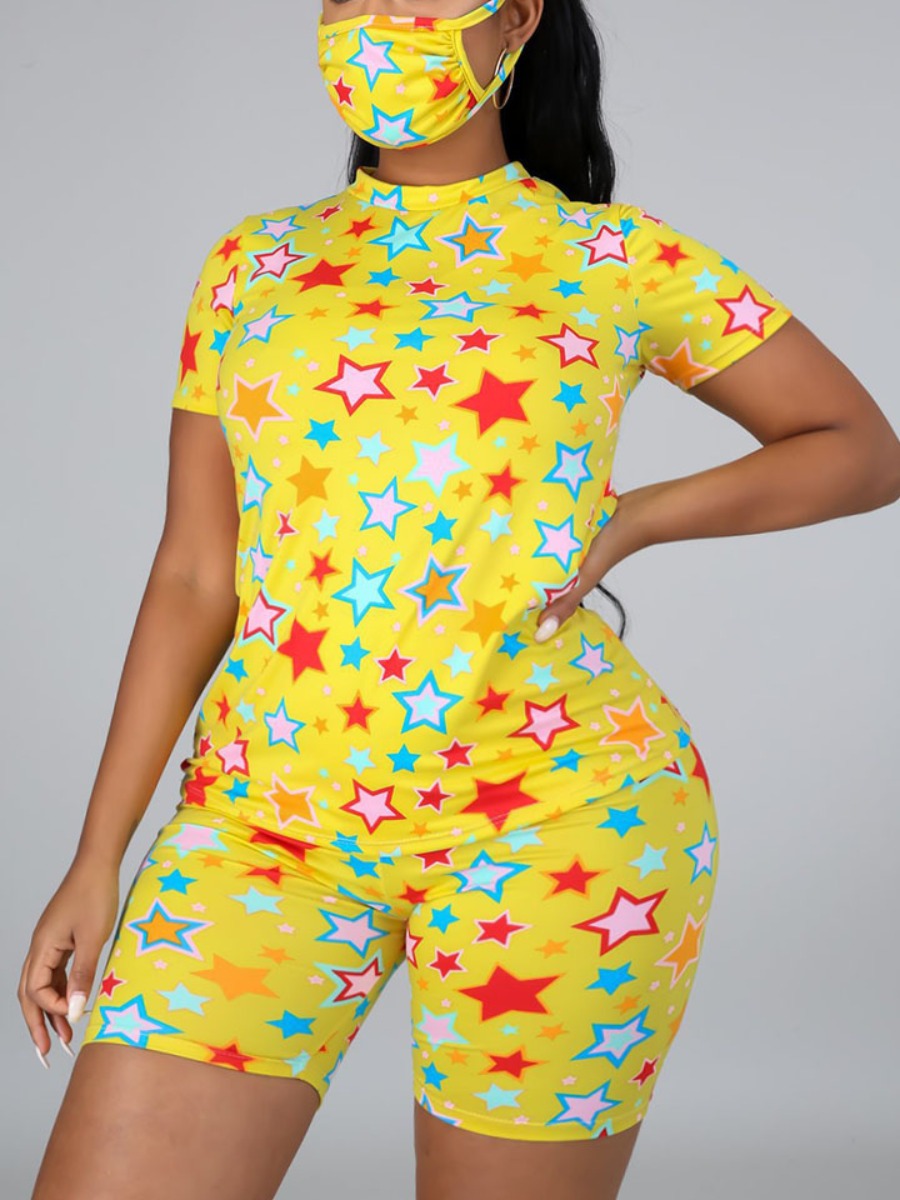 

Lovely Plus Size Casual O Neck Star Print Yellow Two-piece Shorts Set(With Face Mask)