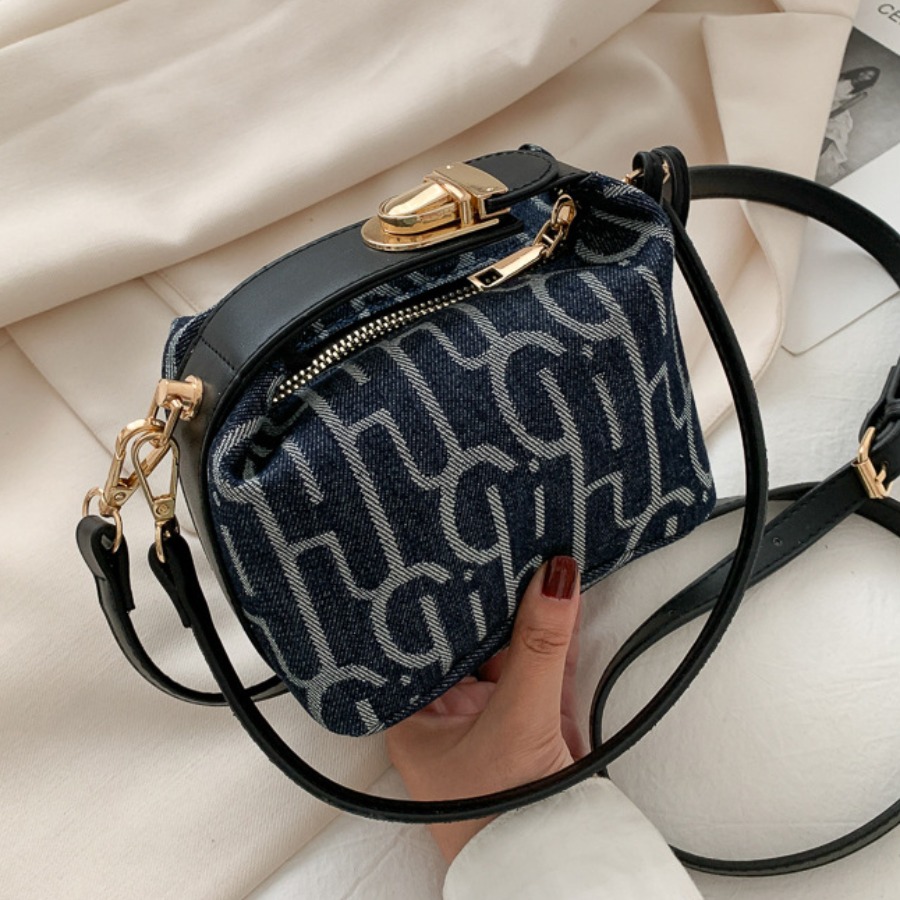 

Lovely Casual Metal Accessories Decoration Black Crossbody Bags