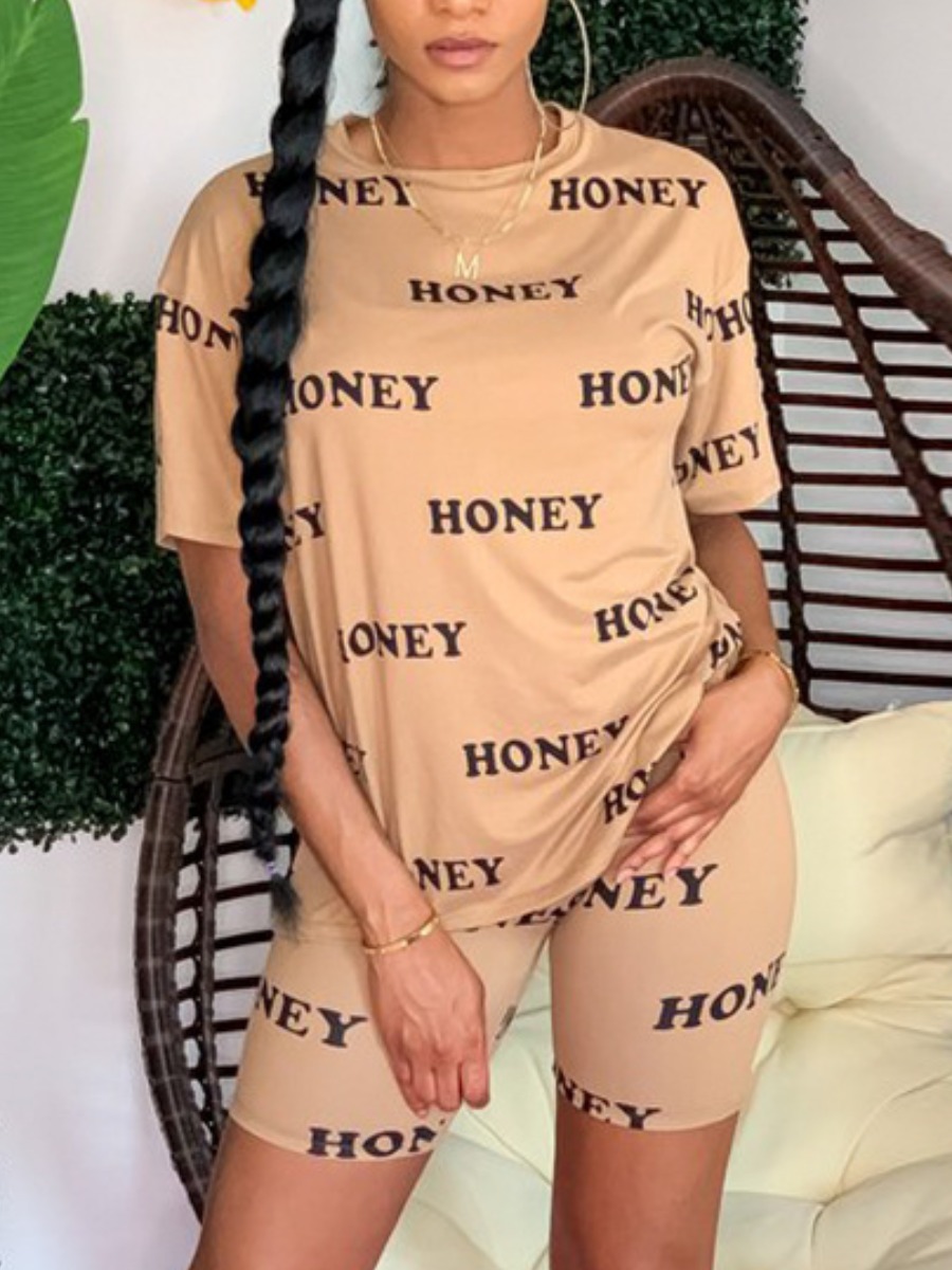 

Lovely Casual Dropped Shoulder Letter Print Khaki Two Piece Shorts Set
