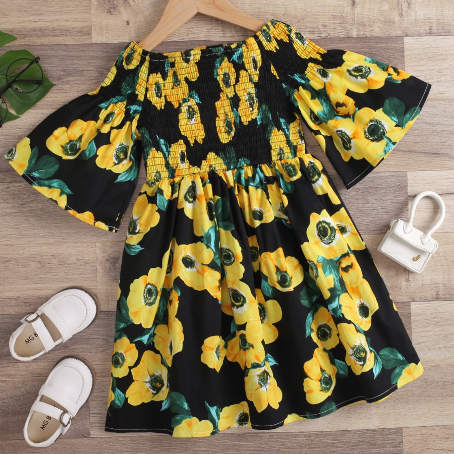 

Lovely Girl Sweet Floral Print Flounce Design Black Knee Length Dress