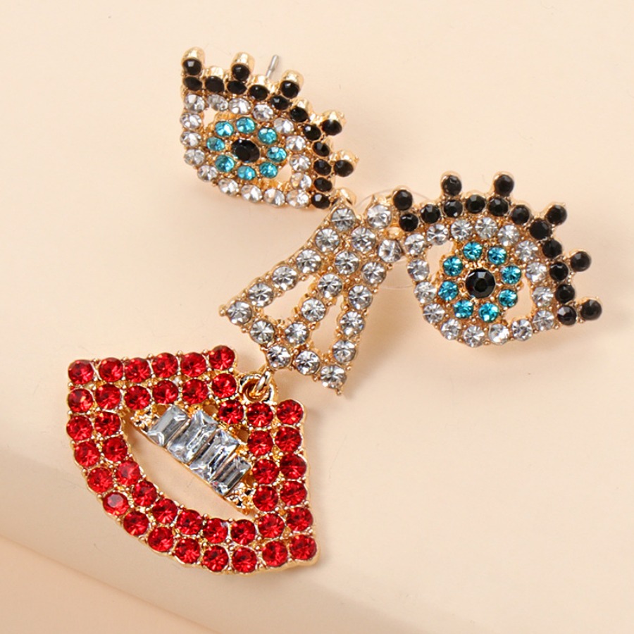 

LW Street Lip Eye Gold Earring