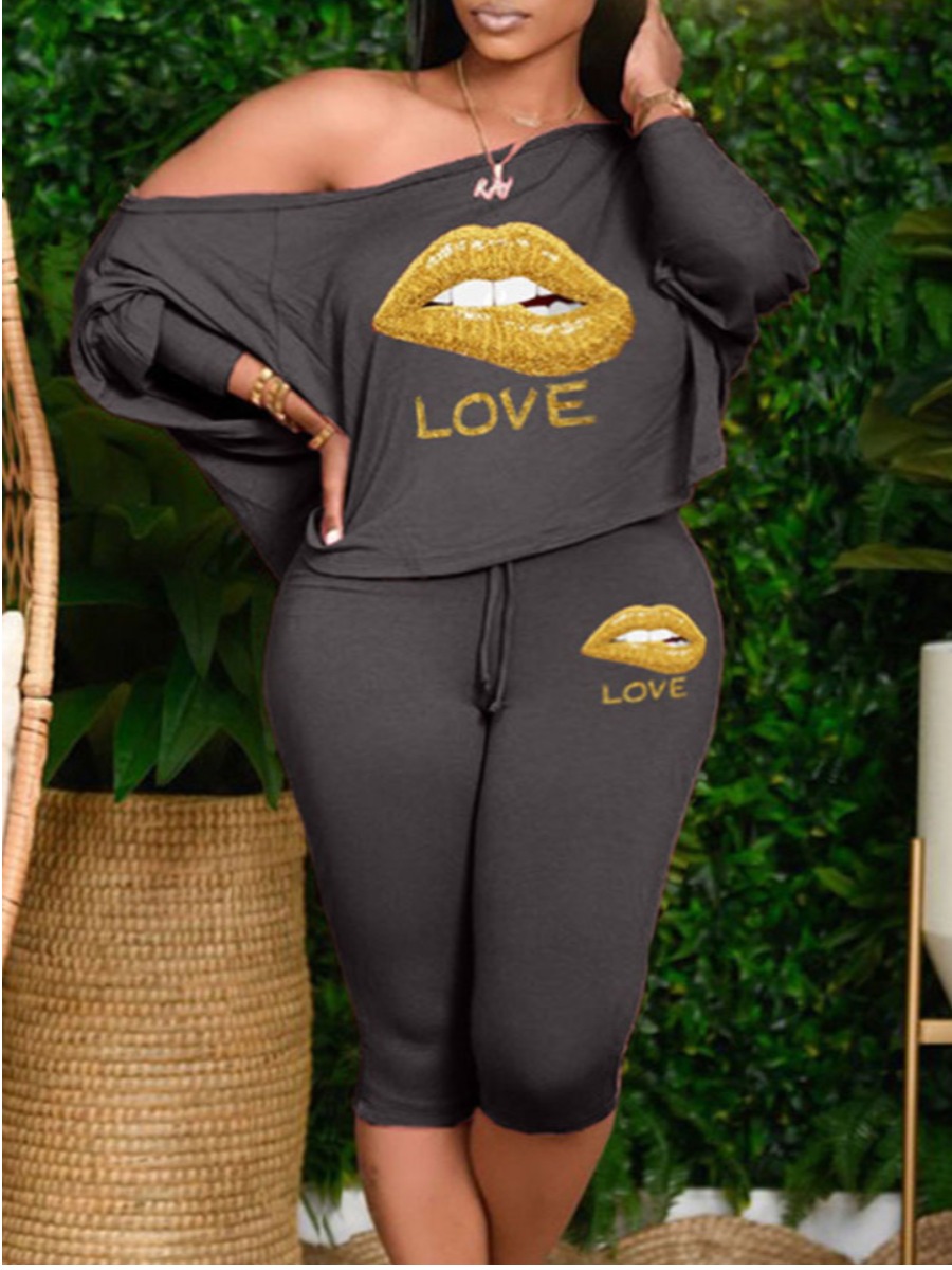 

Lovely Casual Lip Letter Print Loose Black Plus Size Two-piece Shorts Set