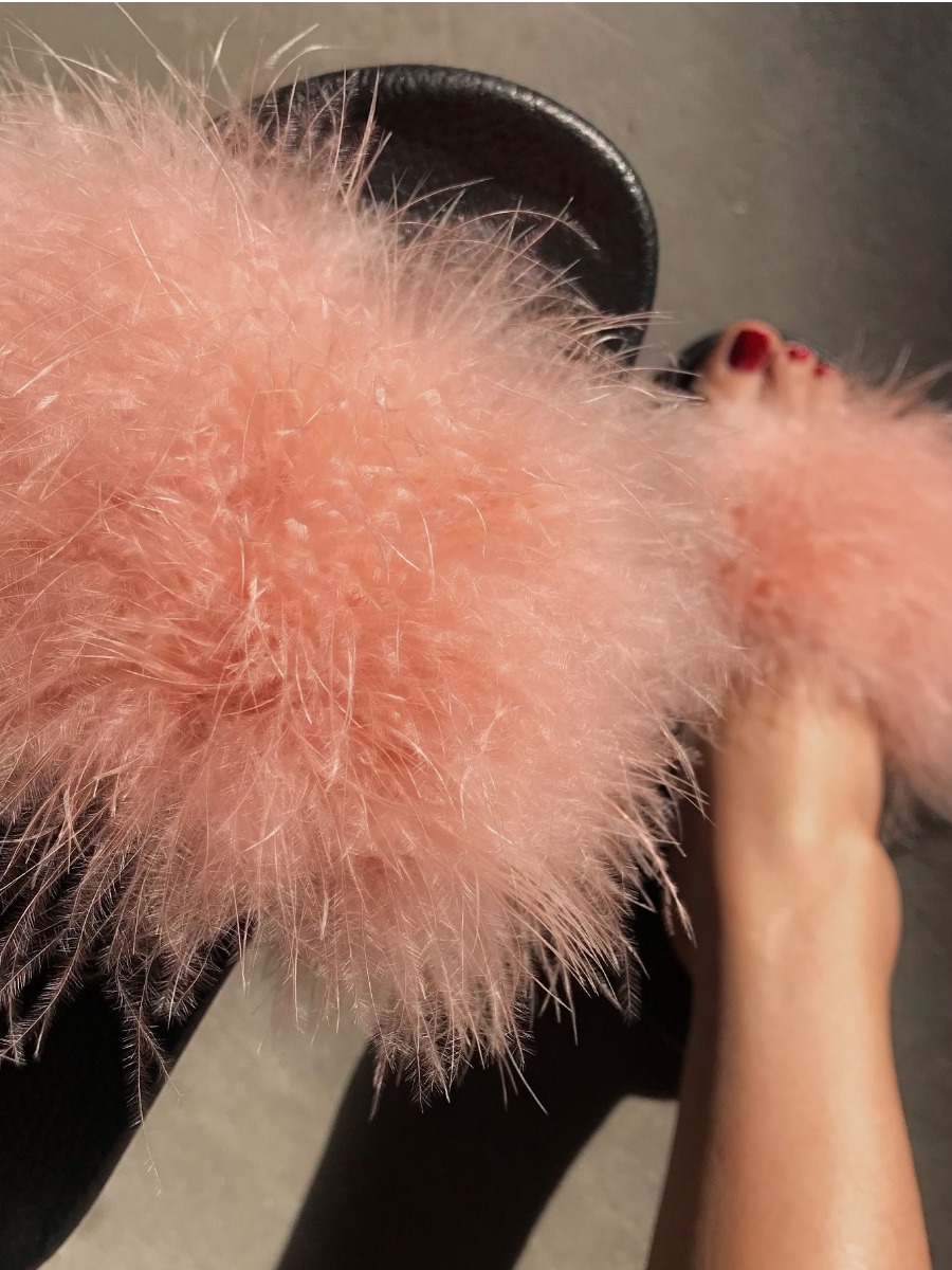 

Lovely Casual Fluffy Pink Slippers