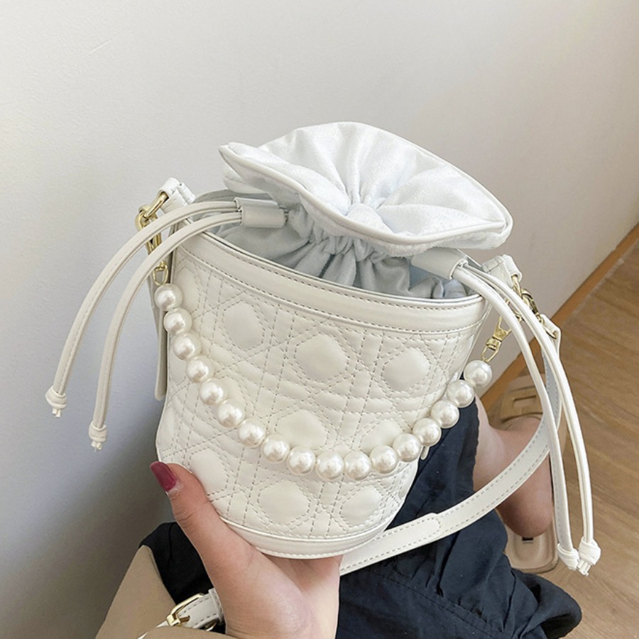 

LW Street Pearl Decoration Drawstring White Crossbody Bag