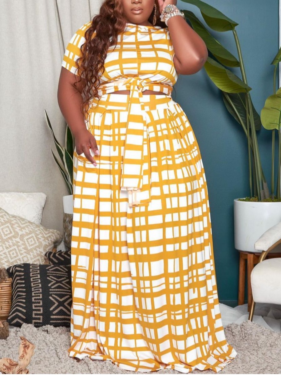 

Lovely Plus Size Casual O Neck Plaid Print Yellow Two-piece Skirt Set