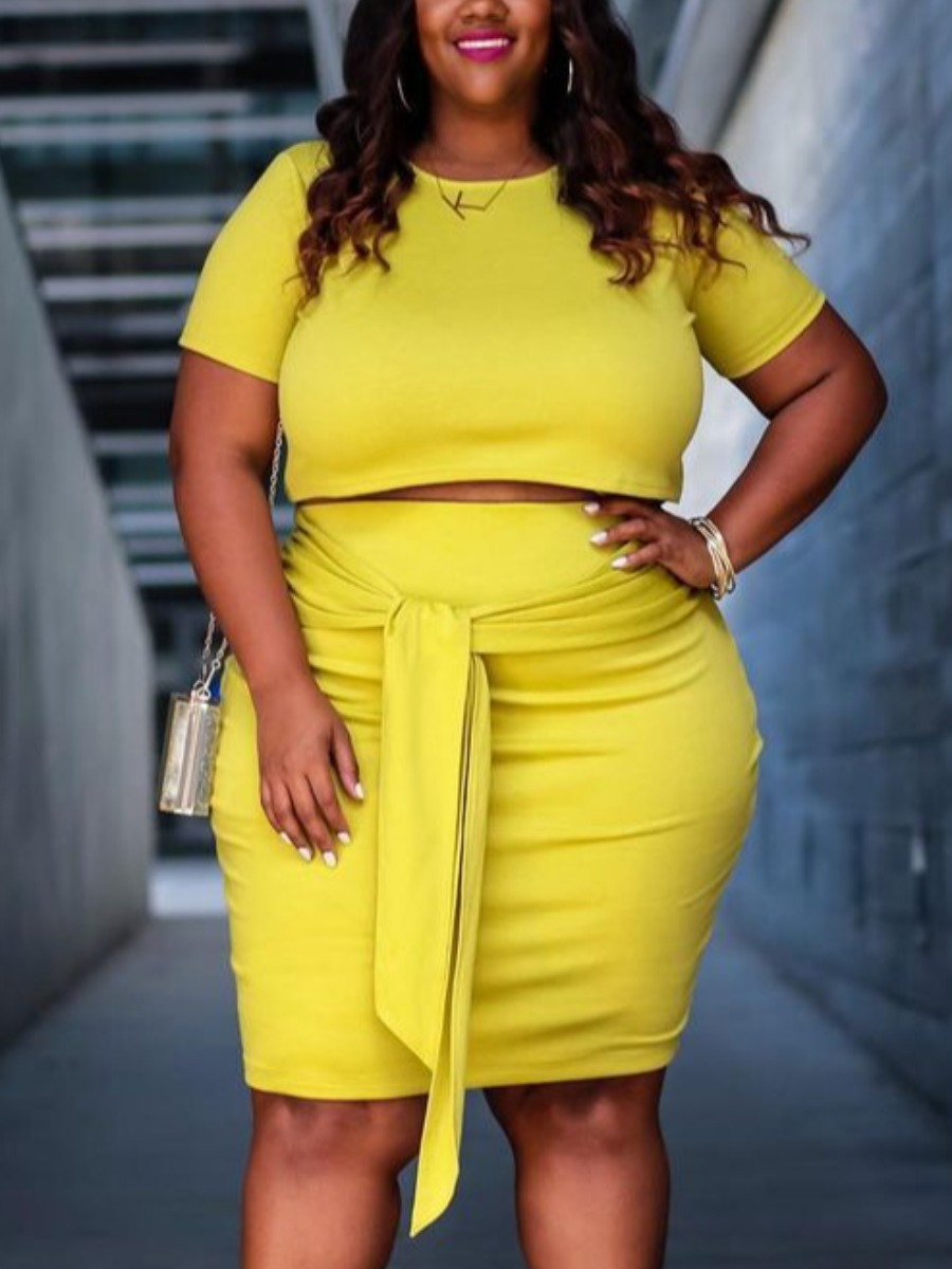 

Lovely Plus Size Casual O Neck Bandage Design Yellow Two-piece Skirt Set