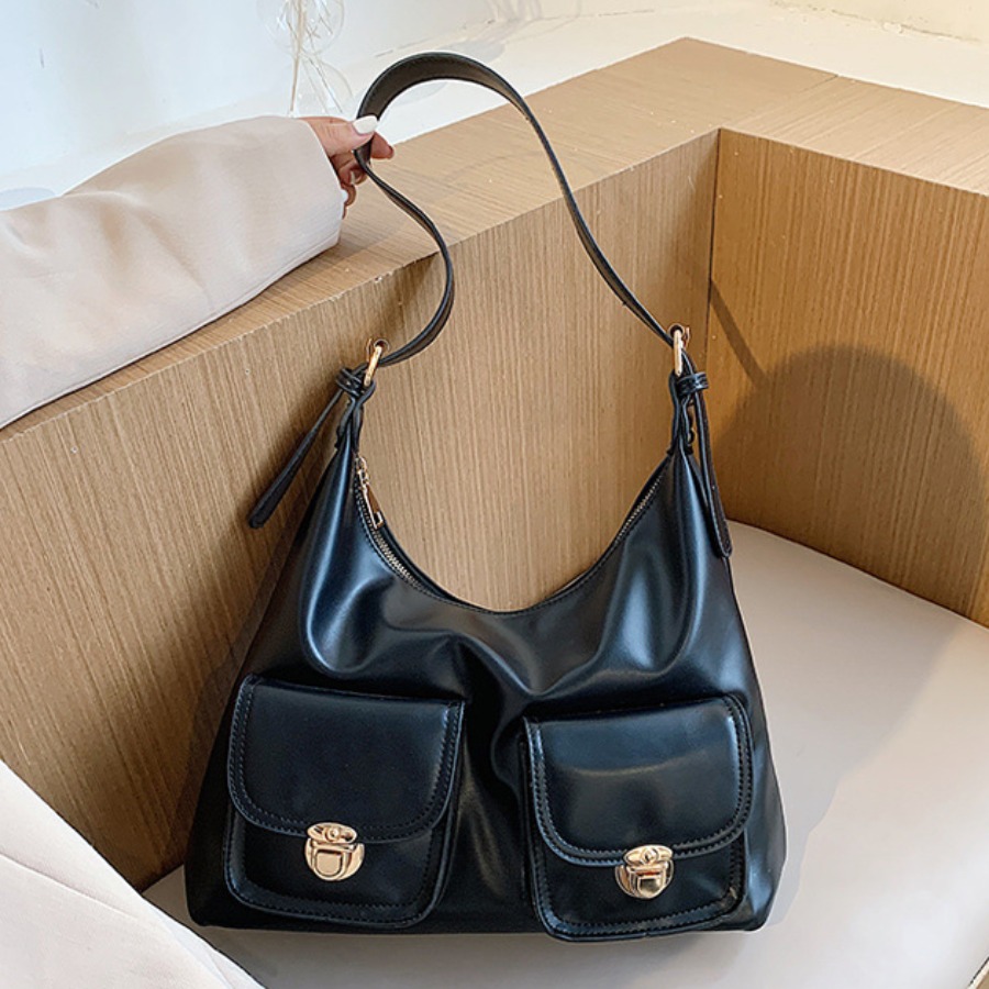 

Lovely Casual Buckle Design Black Shoulder Bag