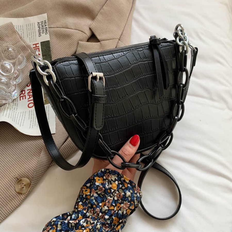 

Lovely Casual Chain Strap Black Crossbody Bag