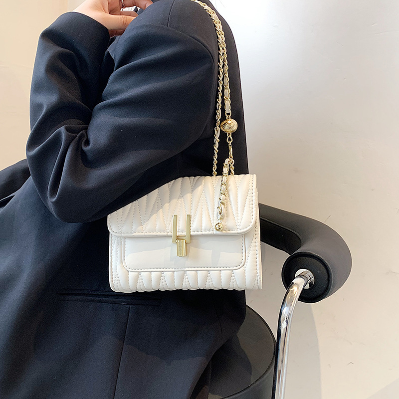 

Lovely Casual Chain Strap White Crossbody Bag