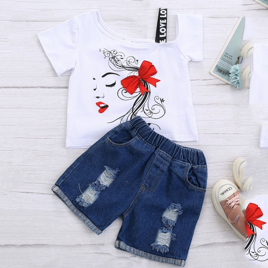 

Lovely Girl Casual Graffiti Print Broken Holes White Two Piece Shorts Set