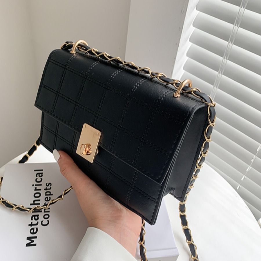 

LW Casual Metal Buckle Chain Decoration Black Shoulder Bag