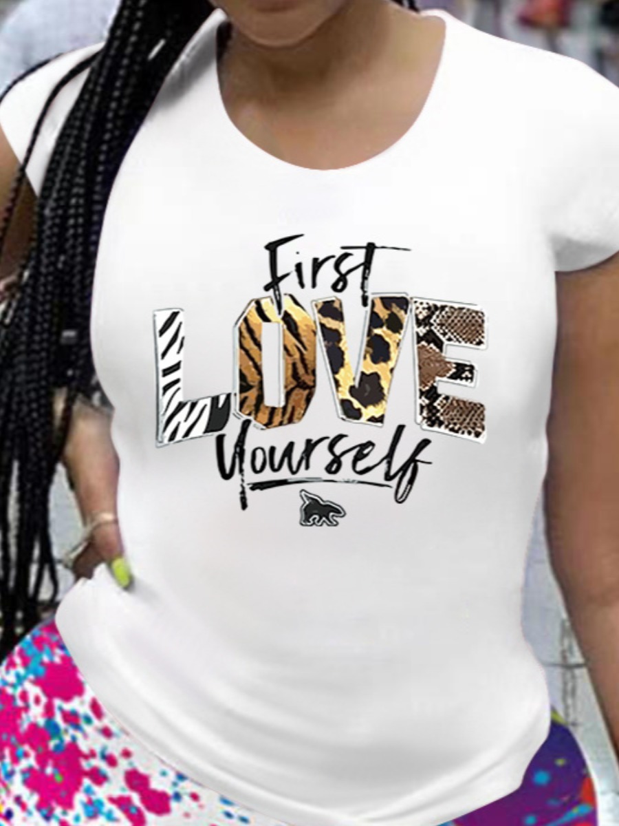 

Lovely Plus Size Street Leopard Letter Print White T-shirt