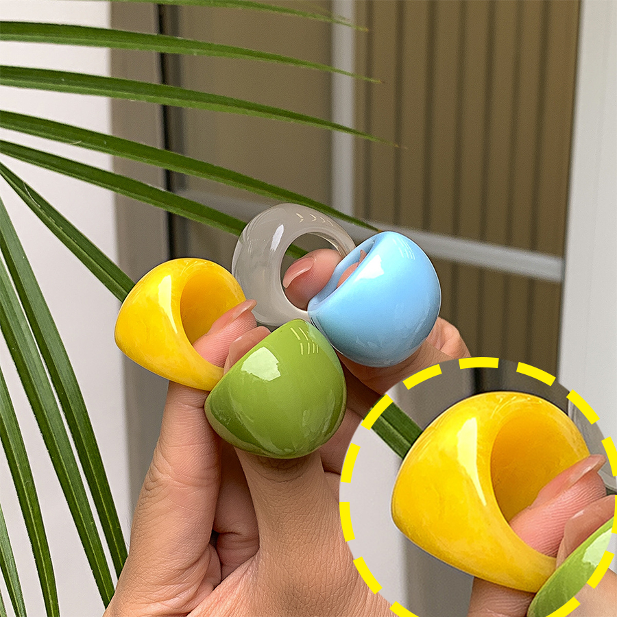 

Lovely Semicircular Resin Ring, Yellow