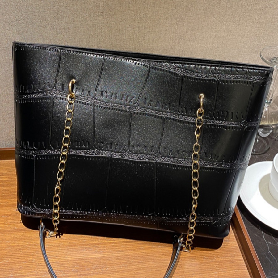 

Lovely Chain Strap Large Capacity Shoulder Bag, Black