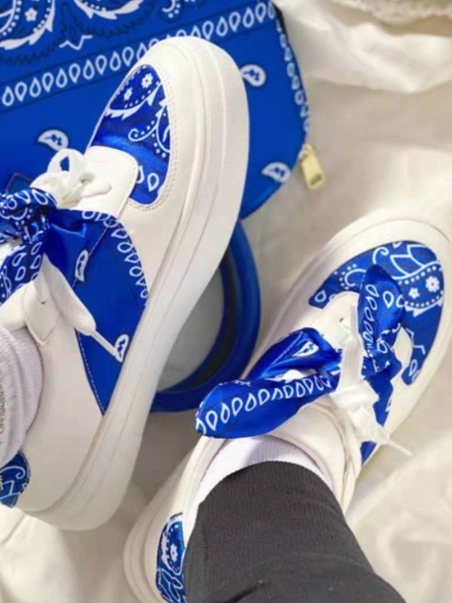 

LW Cashew Print Sneakers, Blue