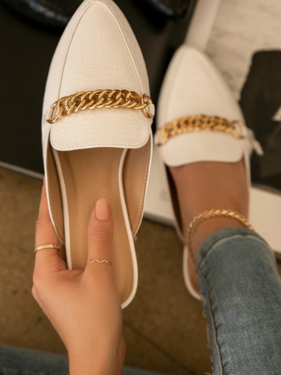 

LW Chain Decoration Flats, White
