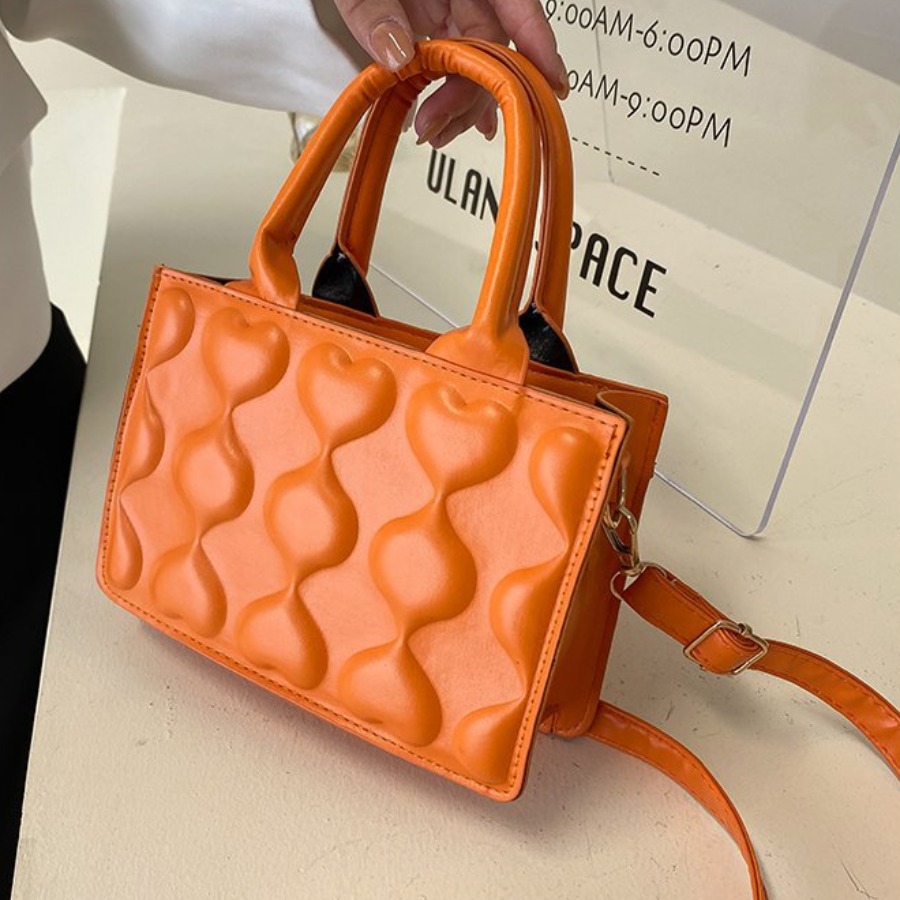 

LW Heart Decoration Clutch Bag, Croci