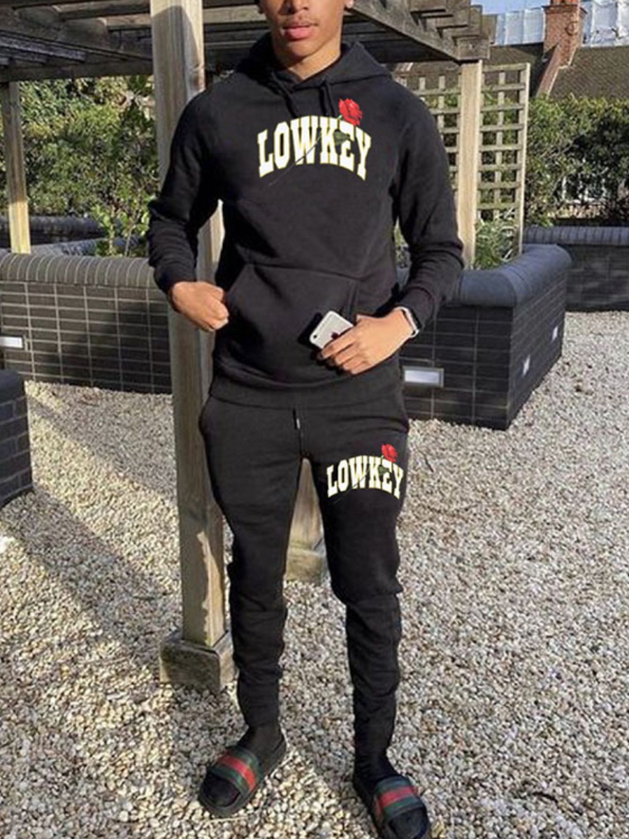 

LW Men Letter Print Kangaroo Pocket Tracksuit Set, Black