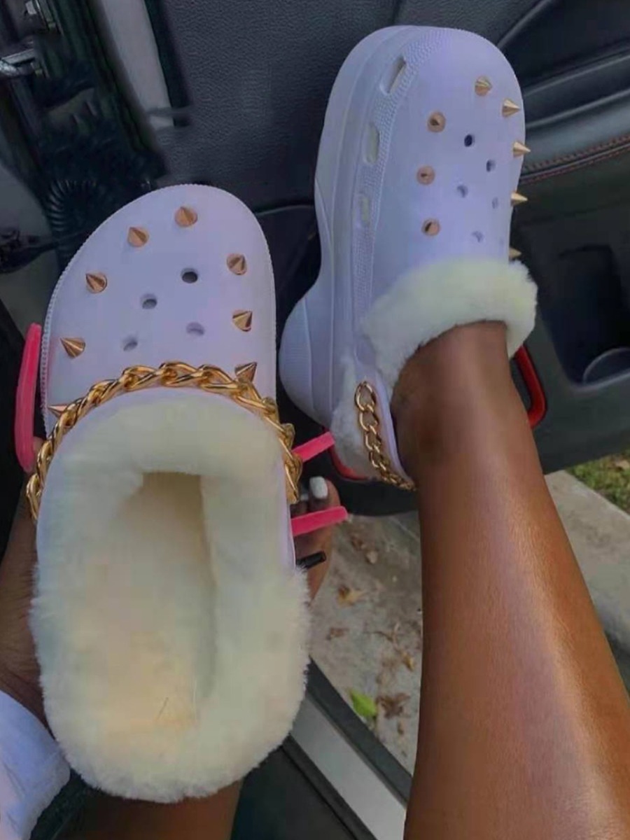 

LW Rivet Decor Plush Slippers, White