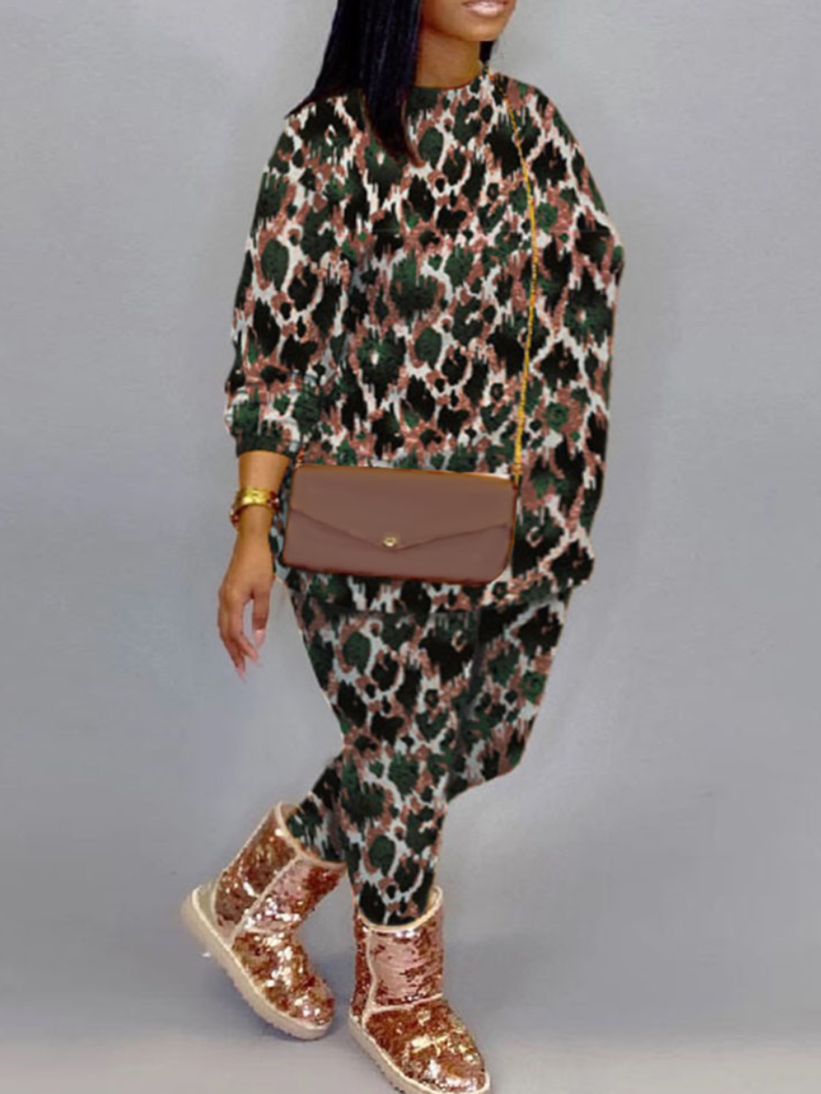 

LW Plus Size Round Neck Camo Print Tracksuit Set, Carbon black