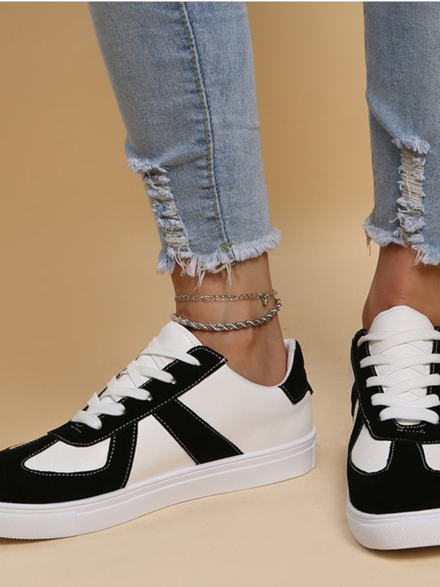 

LW Lace Up Patchwork Flats, Black and white