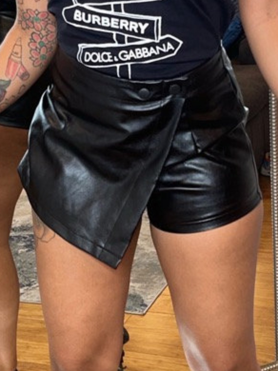

LW Leather Mid Waist Wrapped Shorts, Black