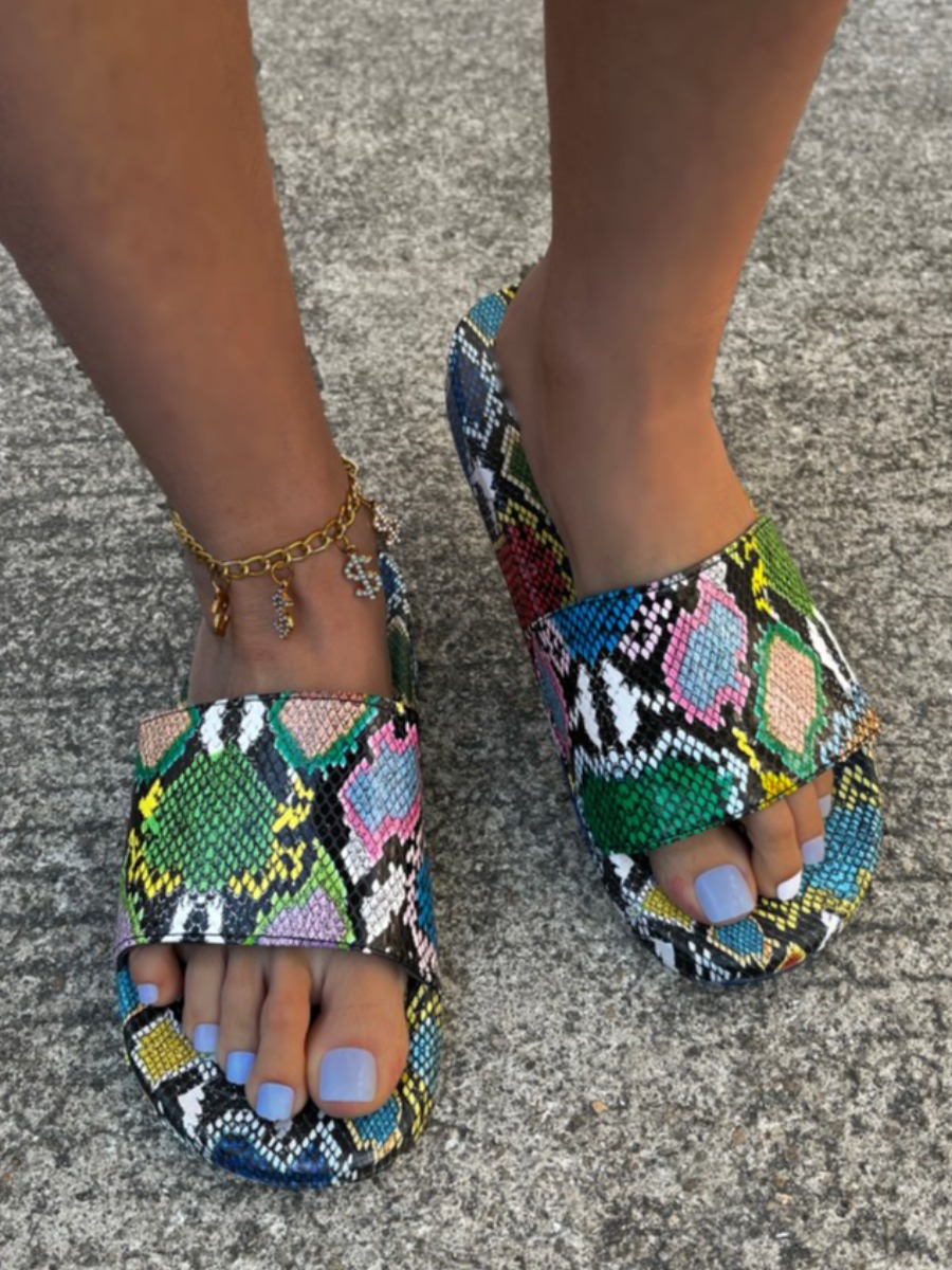 

LW Cobra Print Slippers