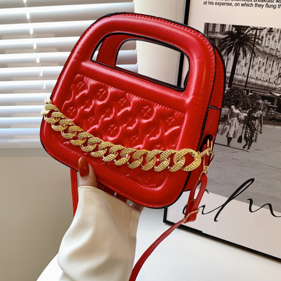 

LW Chain Decor Tote Bag, Red