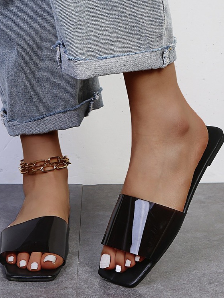 

LW Round Toe Slides, Black