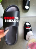 LW Round Toe Letter Print Slides