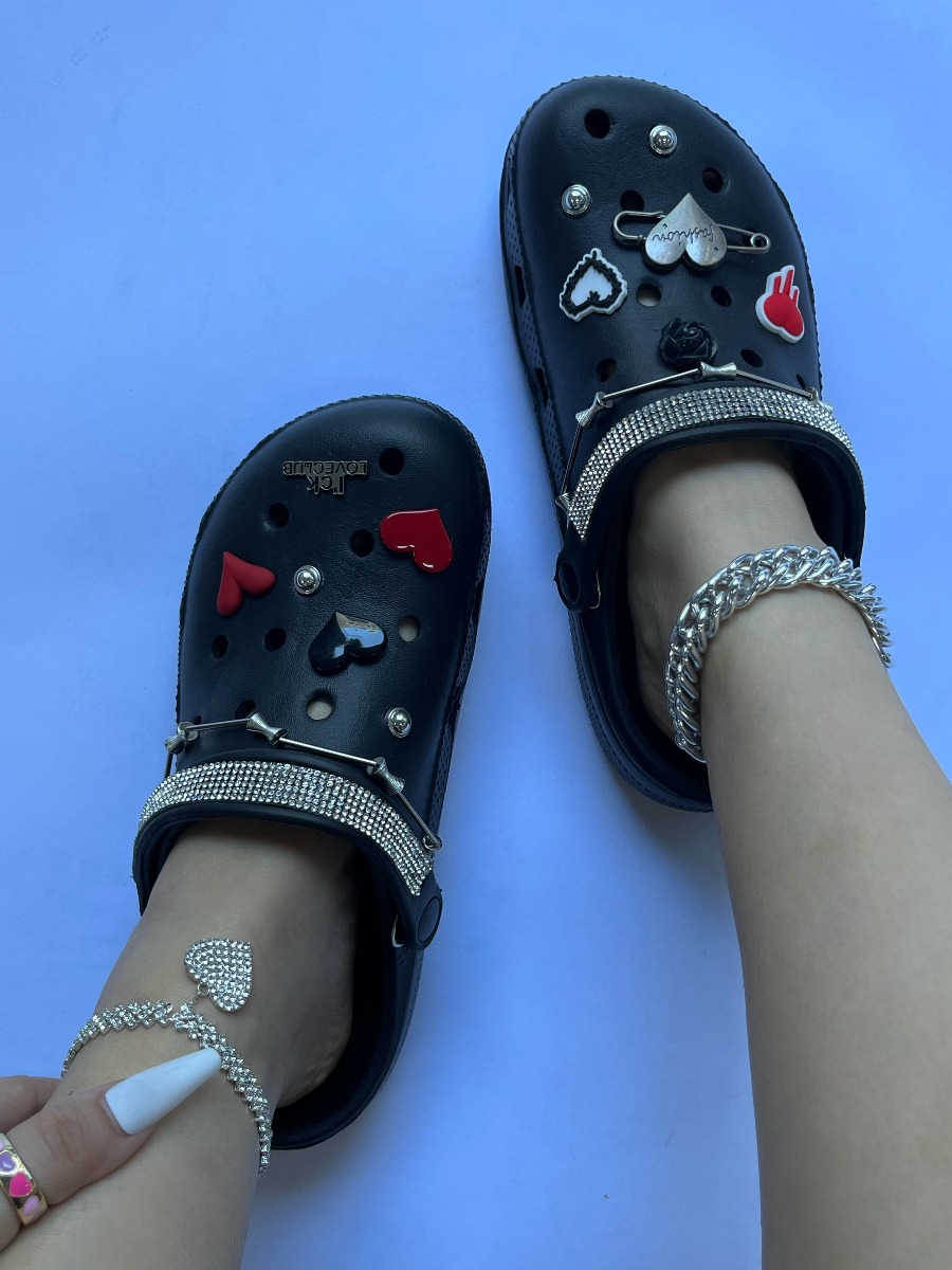 LW Rhinestone Heart Decor Cut Out Slippers