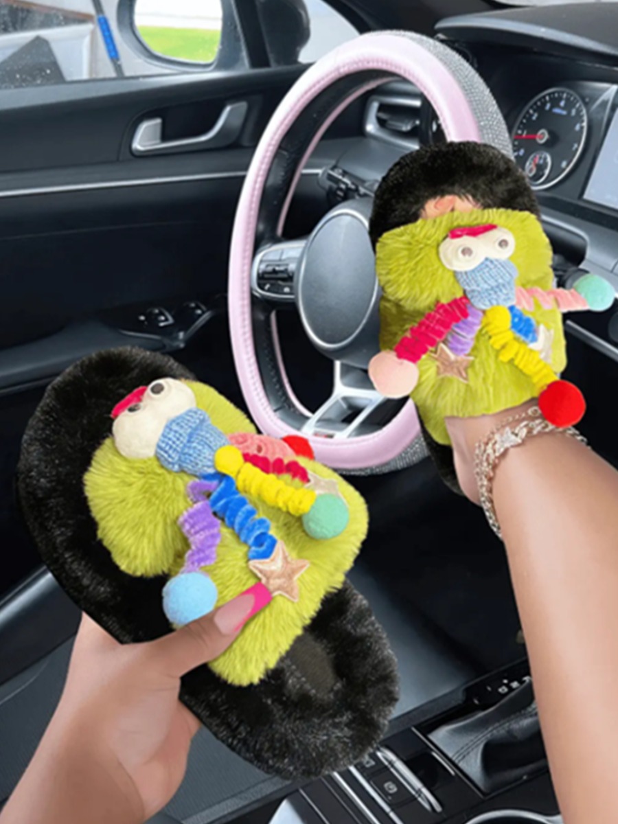 LW Cartoon Decor Patchwork Slippers