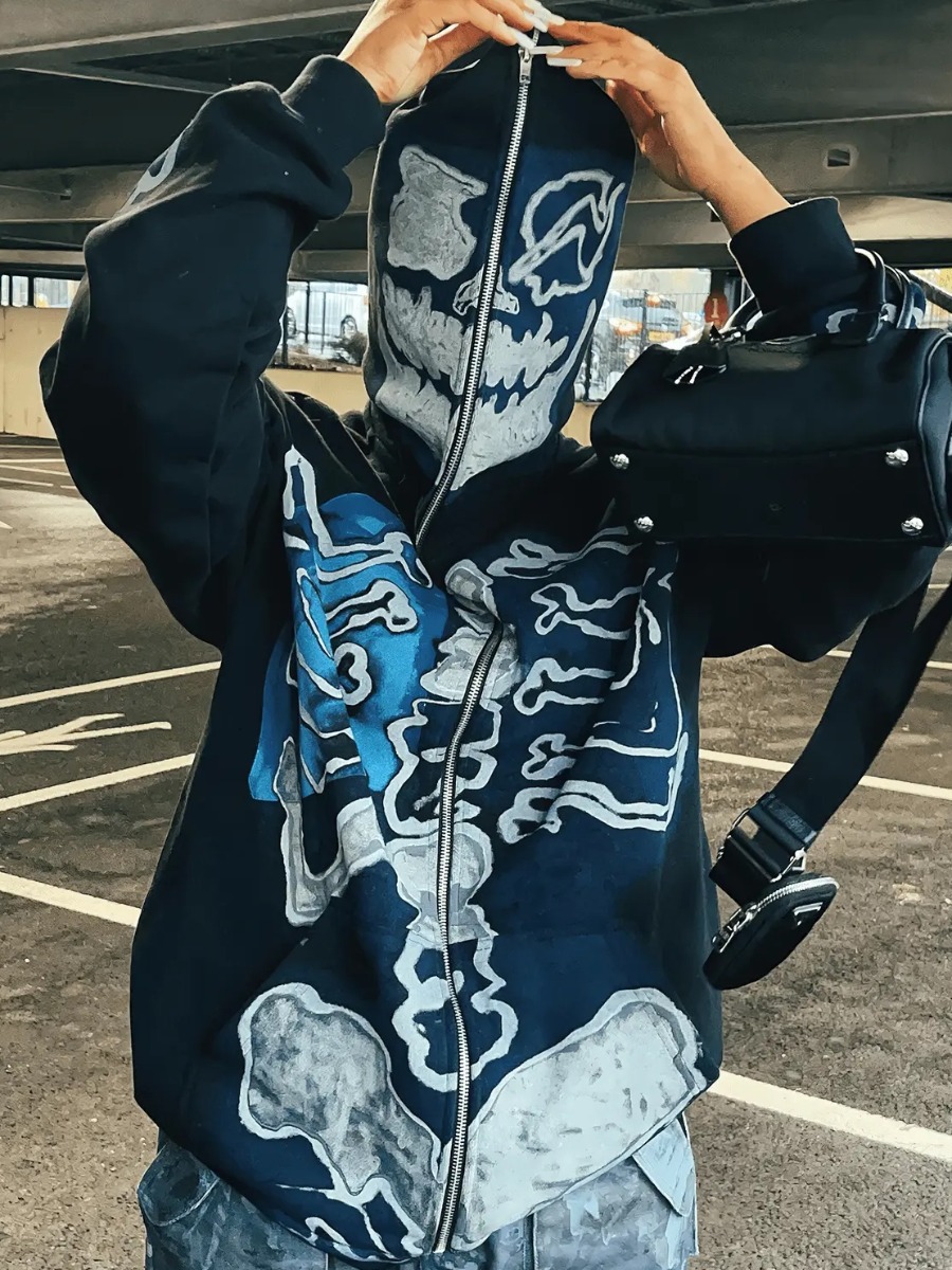 LovelyWholesale Hooded Collar Graffiti Print Jacket Fall Nine Points Sleeve Street Zipper Design Hooded Collar Spring Summer 2024