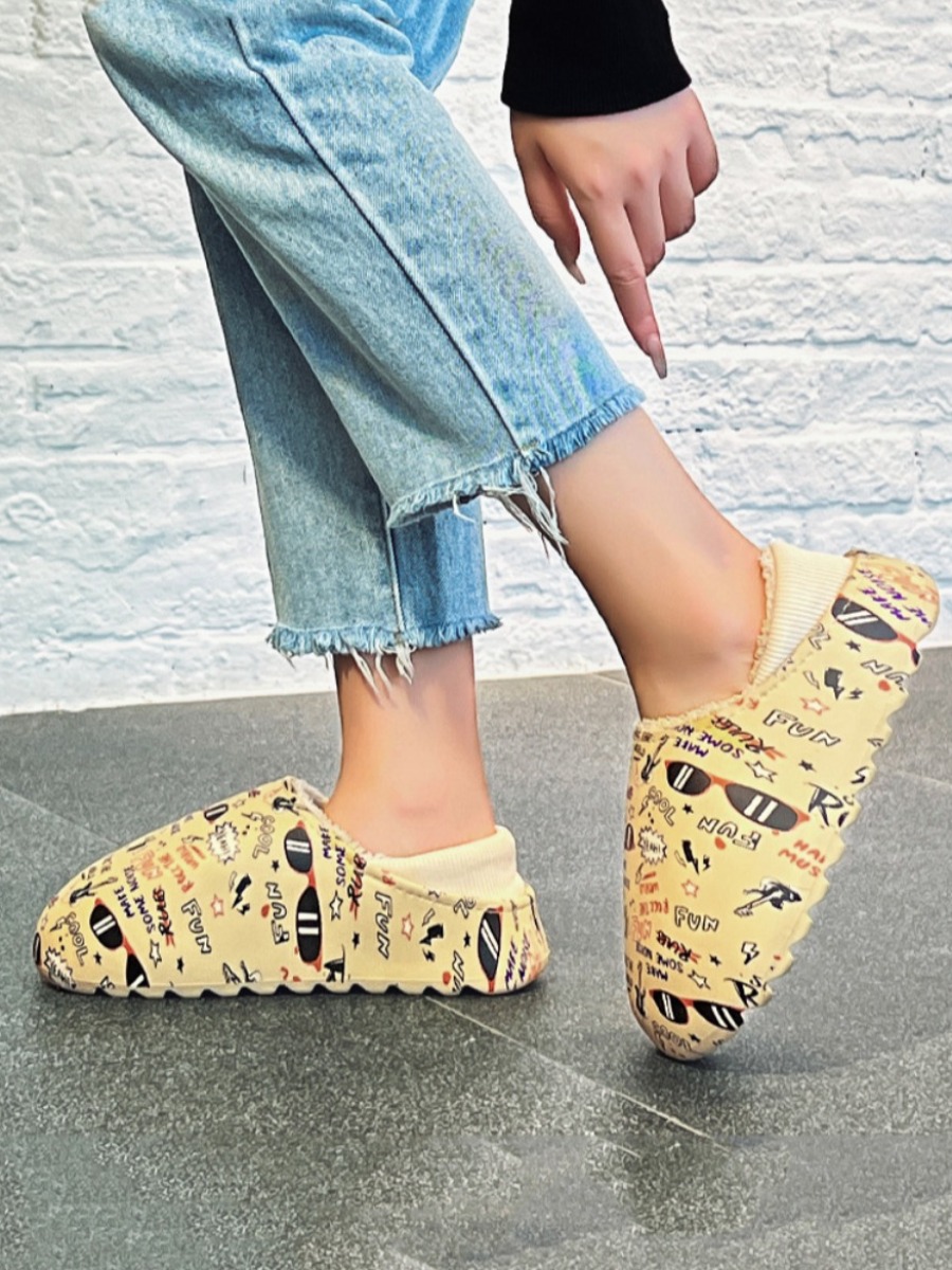 LW Letter Print Plush Slippers