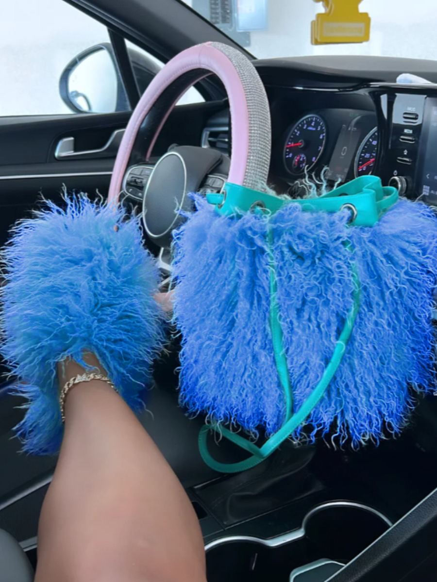 LW Drawstring Fluffy Slippers