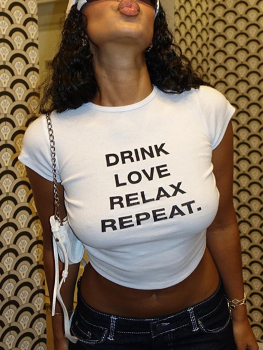 LovelyWholesale Crop Top Letter Print T-shirt Summer Short Sleeve Casual Round Neck Spring Summer 2024